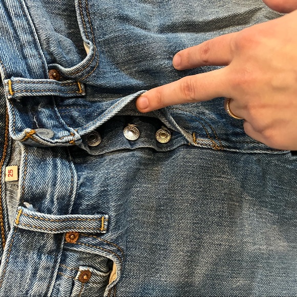 Washed Denim Raw Hem Button Fly Levi’s Wedgie Jeans Size 25 - Picture 4 of 4